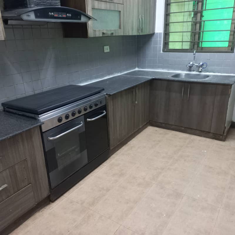 3-Bedroom Flat For Rent In Sector B Askari 11 Lahore 2