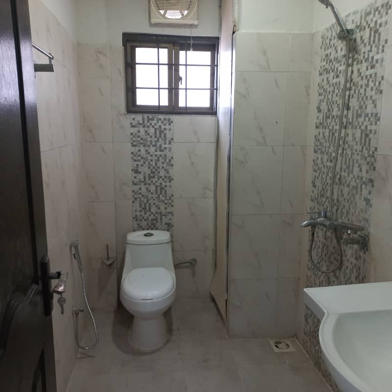 4-Bedroom Flat For Rent In Sector B Askari 11 Lahore 4