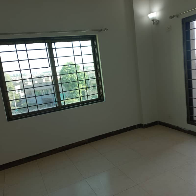 4-Bedroom Flat For Rent In Sector B Askari 11 Lahore 4