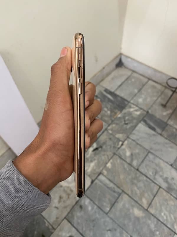 iPhone xsmax 64gb 6