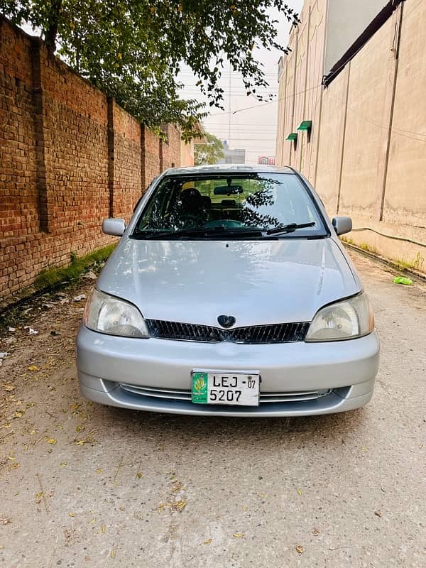 Toyota Platz 2002 4