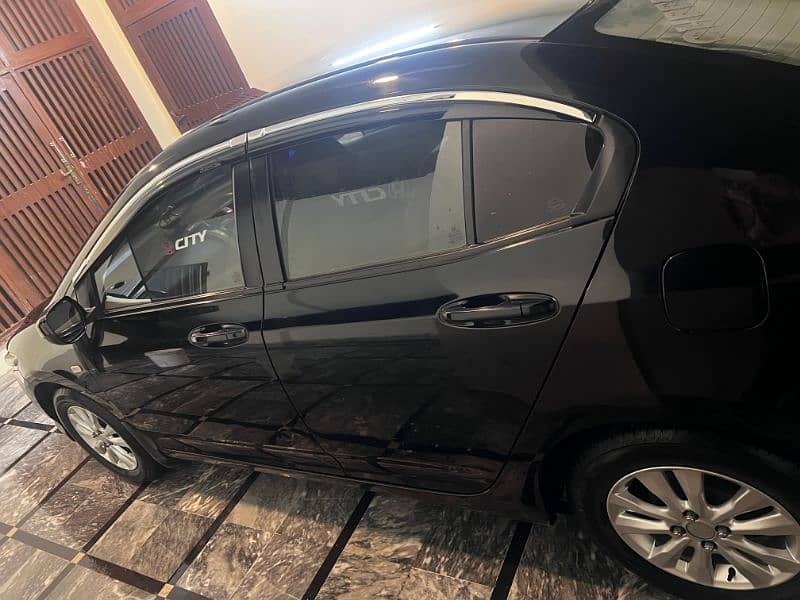 Honda city ivtec Total Geniun 1.3 8