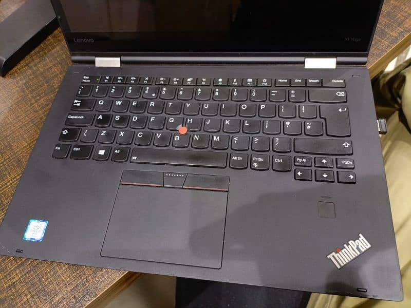 Lenovo  thinkpad X1 Yoga 5