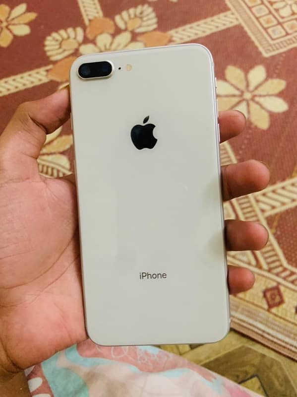 i phone 8 plus  non pta 64 gb 71 battery health 1 x camra blur 1