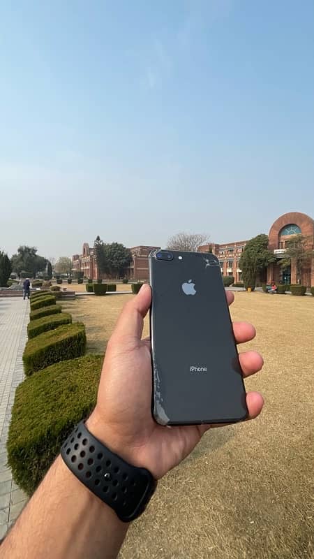 iPhone 8 plus 256gb pta 1