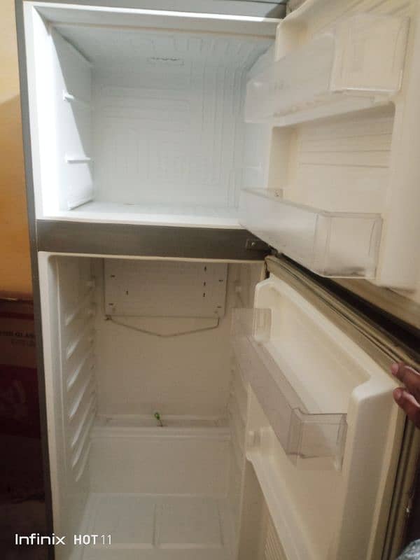 Pel inverter refrigerator for sale good condition all original parts 3