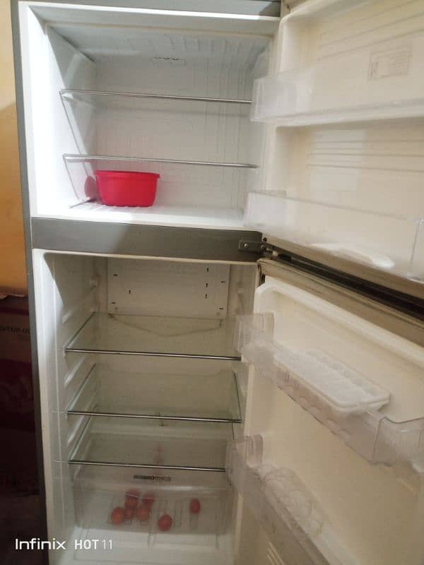 Pel inverter refrigerator for sale good condition all original parts 4