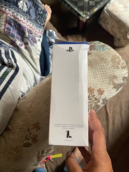 PS5 box packed controller 3