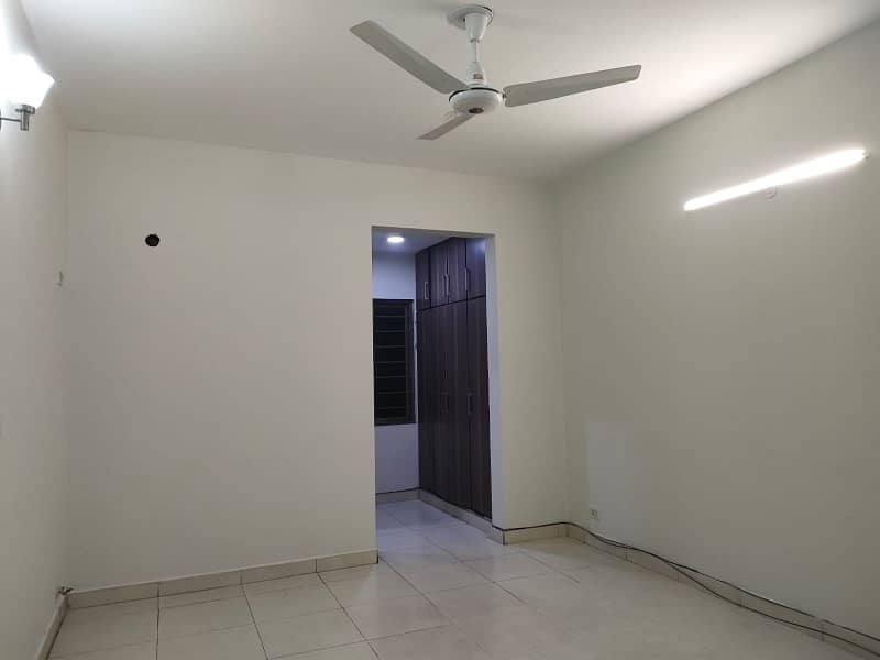 4 Beds Apartment for sale in Askari 11 Lahore 3