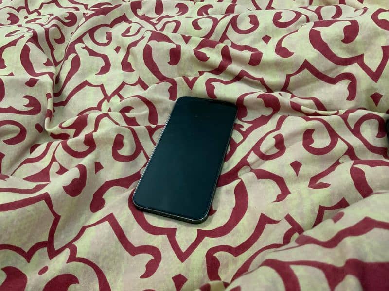 Iphone 13 pro 1tb 10/10 condition(non-PTA) 1