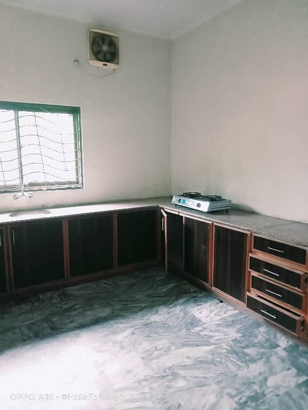 1 Kanal Upper Portion Available For Rent In Main Cantt. 6