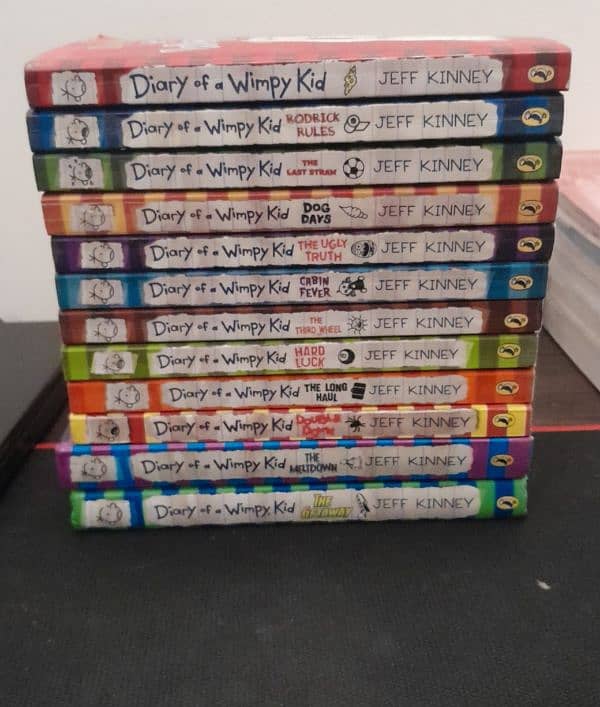 Dairy of a Wimpy Kid "12 Books" 0