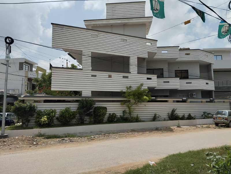 House is available for sale in gulistane jauhar block 7 near Safora chowrangi 5