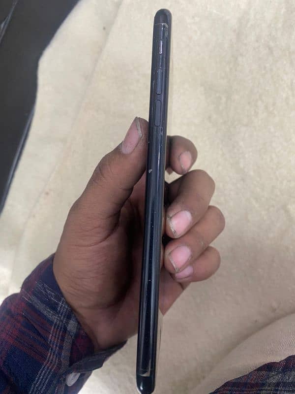 iphone 7plus 32 gb non pta condition in picture 3