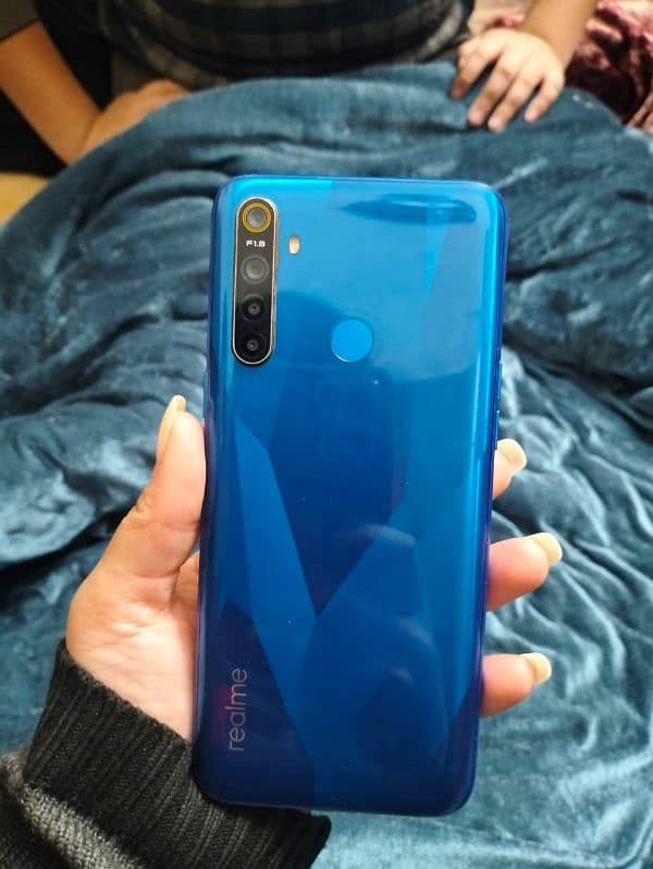 realme5 4/64 in working condition 1