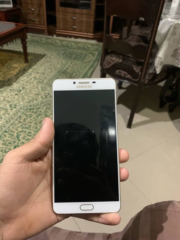 Samsung  c9 pro 1