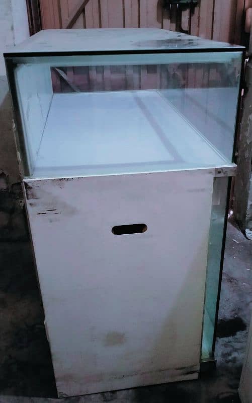 Mobile counter Good Condition. 2