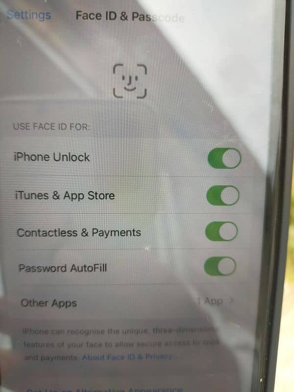 iPhone 11 jv non pta Carrier locked 64gb in 82% health (only sale) 8