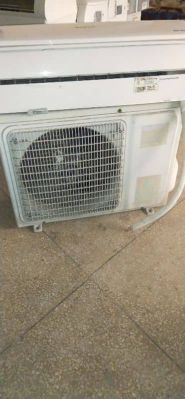 Orient 1 ton Dc Inverter heat and cool totally genuine no repair 2