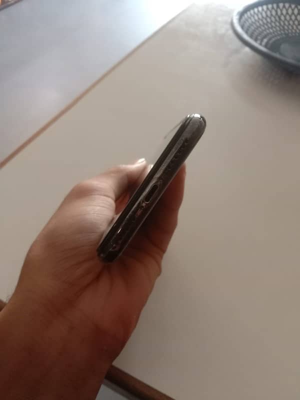 iphone x 64 gb true tone and face id off. 5