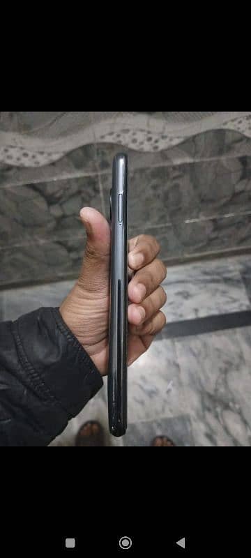 mobile chalana ma koi masla ni kar ta condition 8/10 2