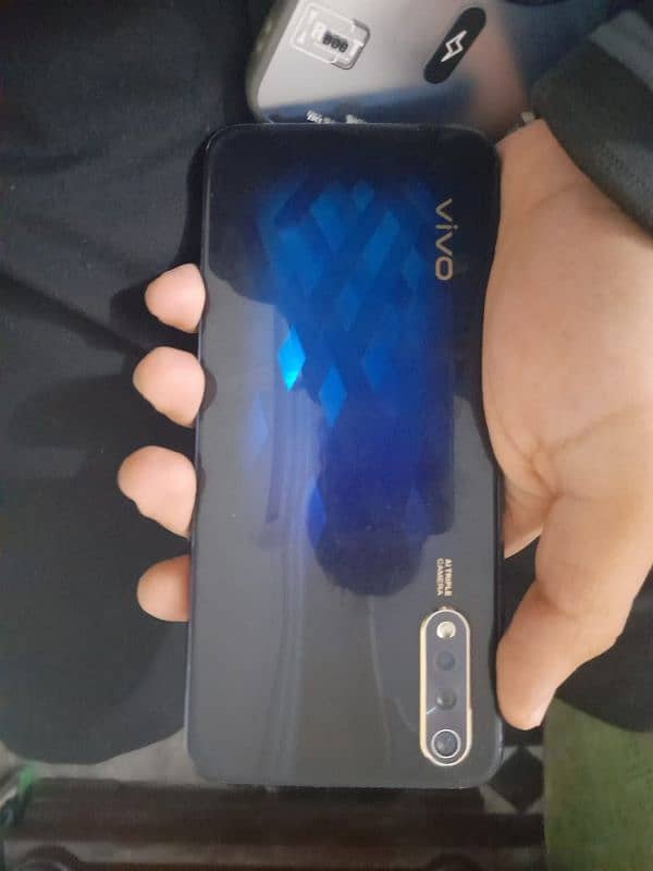 vivo s1 4/128 pta proved Sirf screen pa nishan hi whatsap 03124479678 3