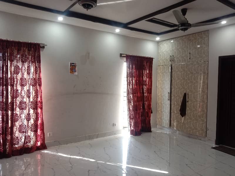 One Kanal Beautiful Upper Portion For Rent Hundred Percent Original Pics 11