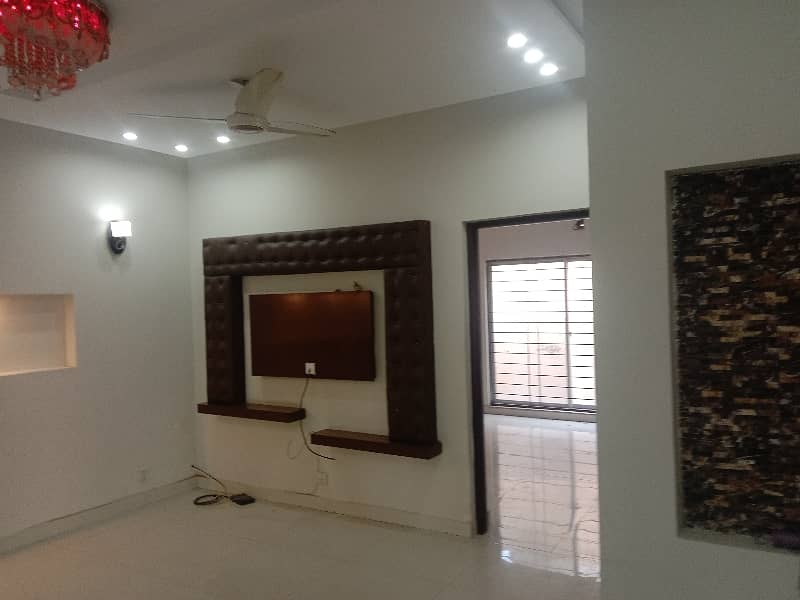 One Kanal Beautiful Upper Portion For Rent Hundred Percent Original Pics 16