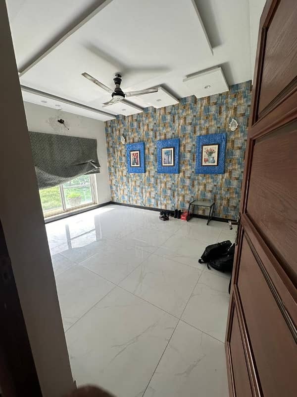 10 Marla Upper Portion Available For Rent 7