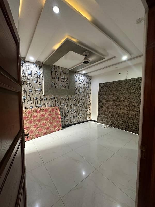 10 Marla Upper Portion Available For Rent 12