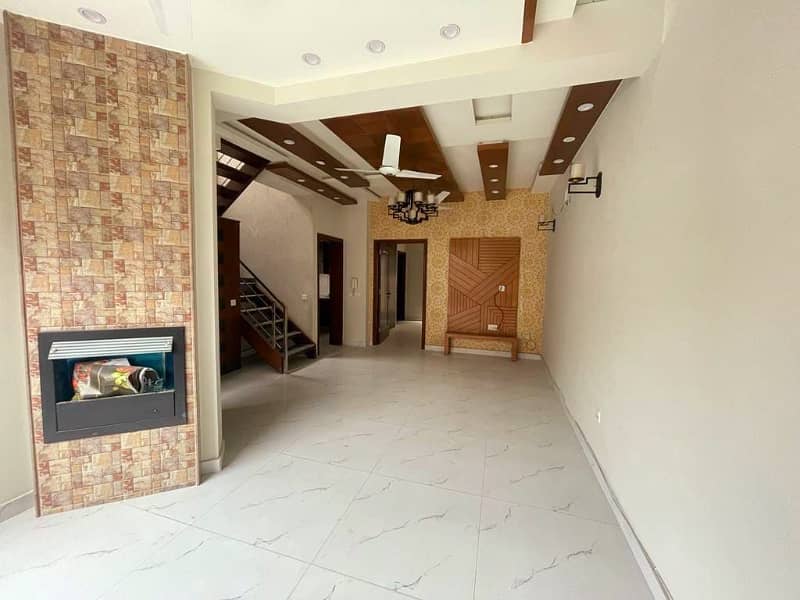 DHA Phase 6 5 Marla Used House For Sale 3 Bed Room 5