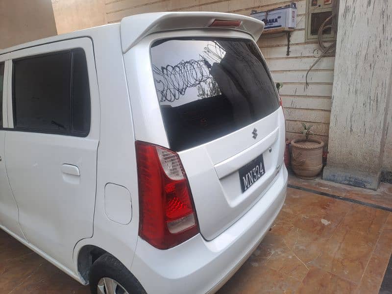 Suzuki Wagon R 2015 3