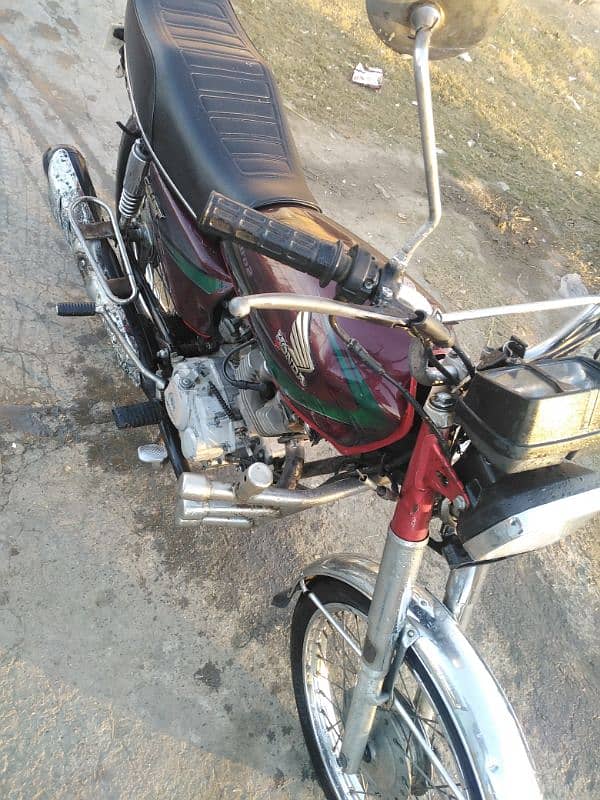 Honda CG125 2013 Model 3