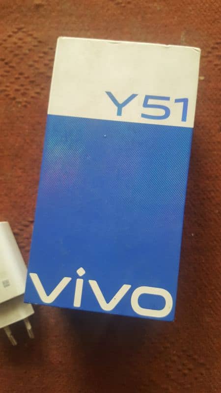 vivo y51 4gb 128gb box charger sath hai 4