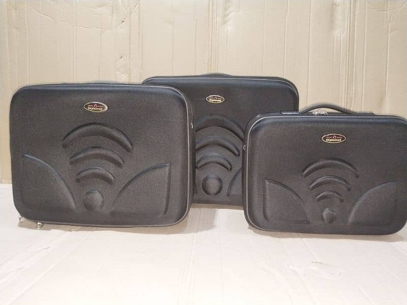 3 pcs hand cary bags for travelling storing or laptop 2