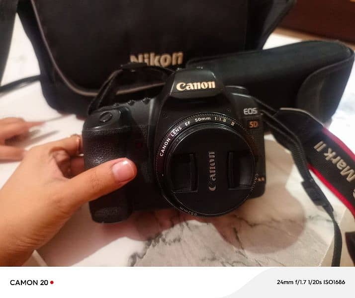 DSLR Camera 1