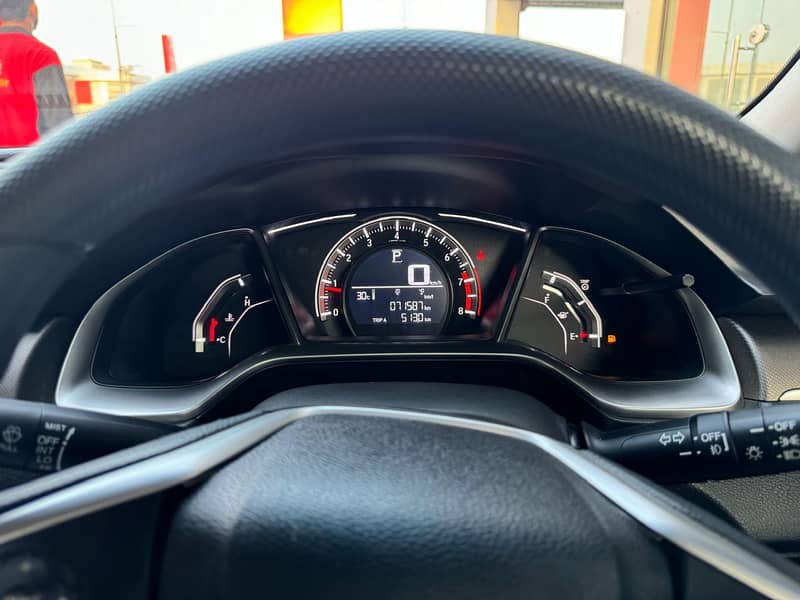 Honda Civic Oriel 1.8 i-VTEC CVT 9