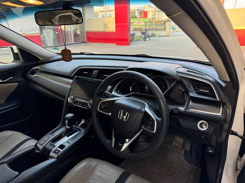 Honda Civic Oriel 1.8 i-VTEC CVT 12