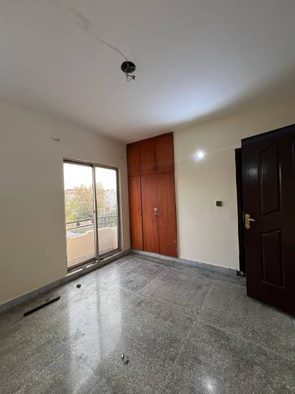 10 Marla Rennovated House Available For Rent In Lake City Sector M-7A 11