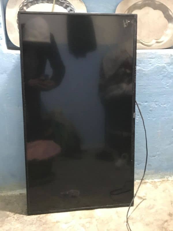 Haier led screen damaged 3