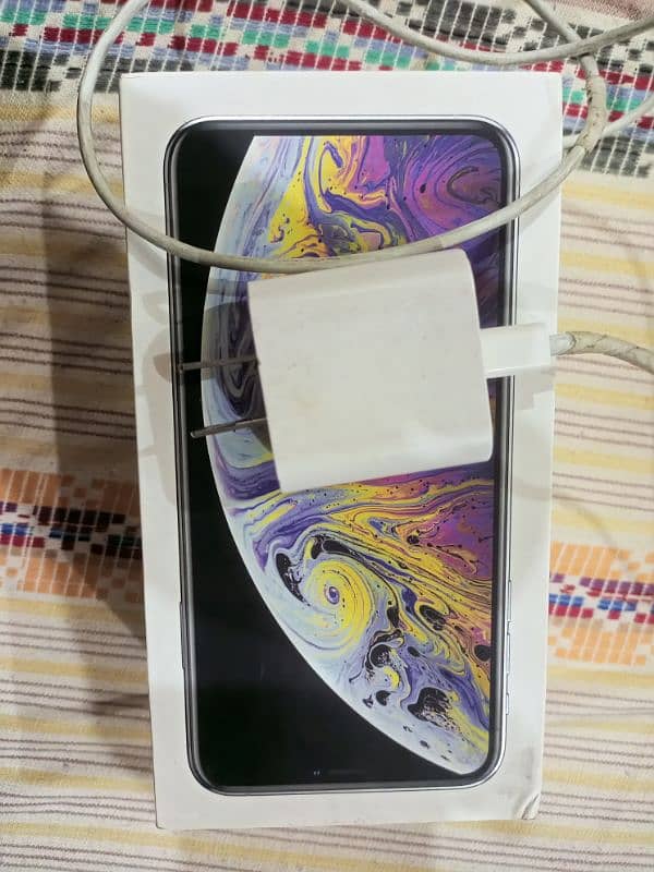 Iphone xs max 64gb non pta white color 10