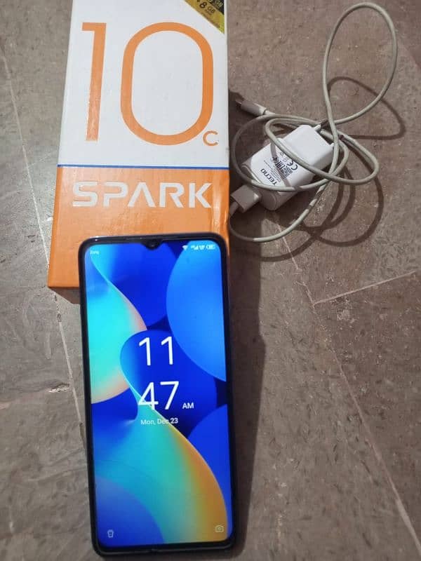 Tecno spark 10c 4+4/128 1