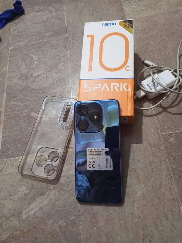 Tecno spark 10c 4+4/128 2