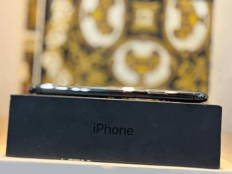 iPhone 11 pro max 256GB Dual Sim (Phy+E) approved with complete box 4