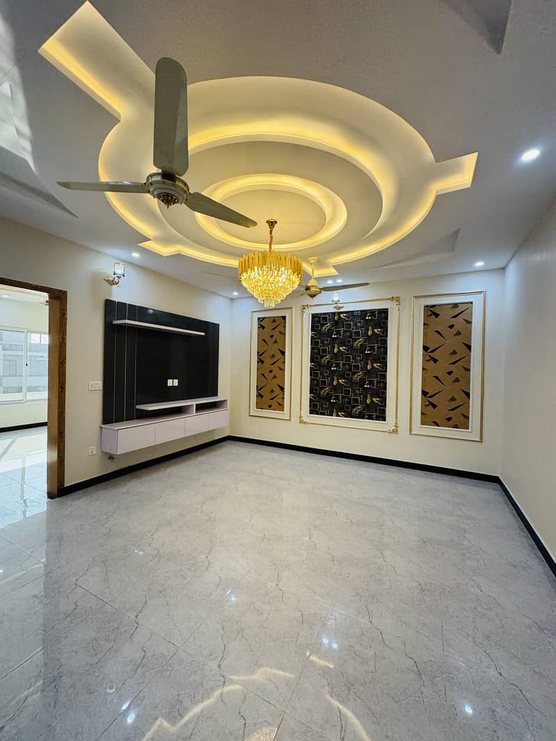 Luxury Corner House For Sale In Faisal Town A Block 6