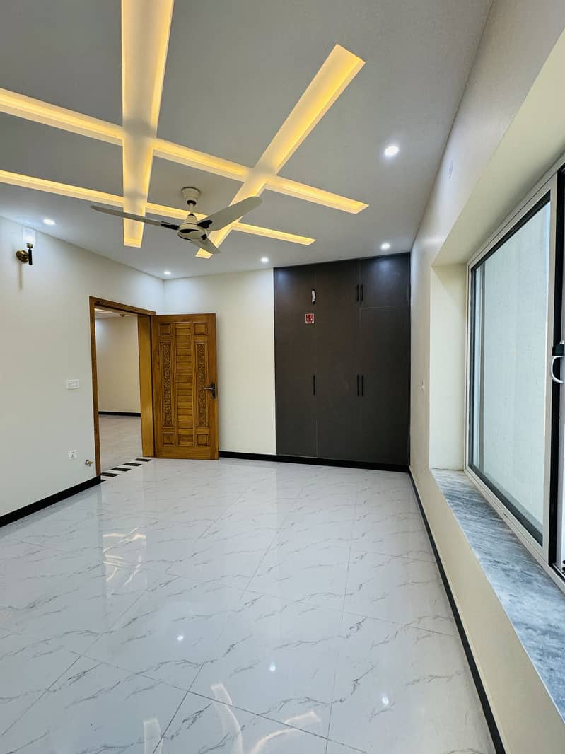 Luxury Corner House For Sale In Faisal Town A Block 8