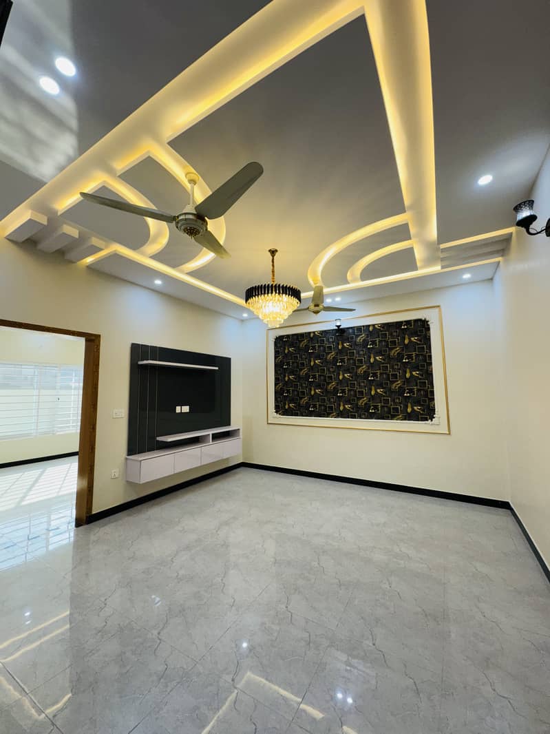 Luxury Corner House For Sale In Faisal Town A Block 12