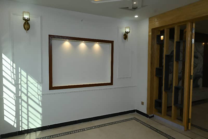 Exquisite Architectural Gem: Faisal Margalla City House for Sale 22