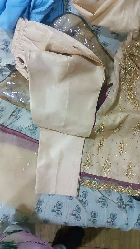 a new dress    only used for 2  hours 10 by 10 condition 4