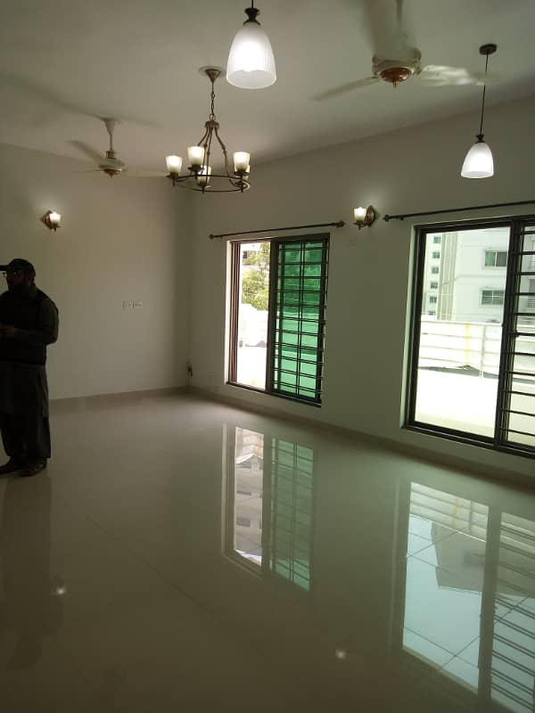 3 Bed Army Apartments( 3rd Floor ) in Sector B Askari 11 Lahore are available for Rent 4